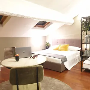 https://vico-corso-como-11.italymilanhotels.net