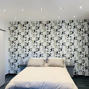 https://casa-ega-e-la-rotonda-bellissimi-monovani-nel-cuore-di-catania.catania-hotels.net