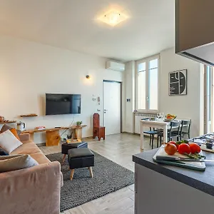 https://al-33-di-via-roma-apartments.italymilanhotels.net