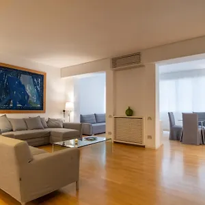 Attic With Terrace And Jacuzzi - Luxury Appartamento